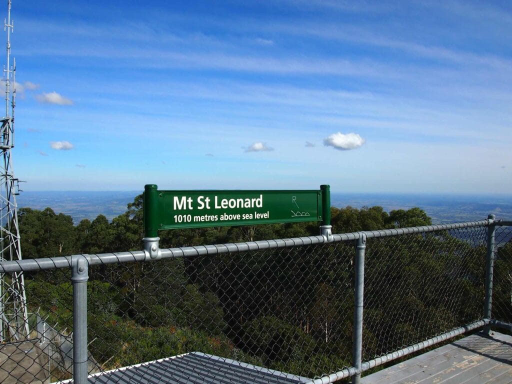 TakeShape Adventures - daywalk-mtstleanoard-lookout1.jpg